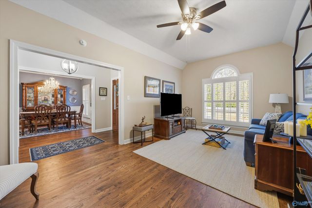 1815 Lindsay Lane S, Athens, AL 35613