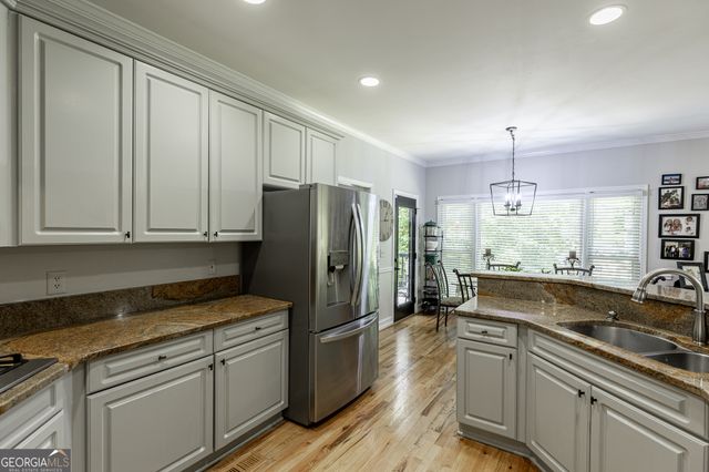 755 Braidwood Cove NW, Acworth, GA 30101