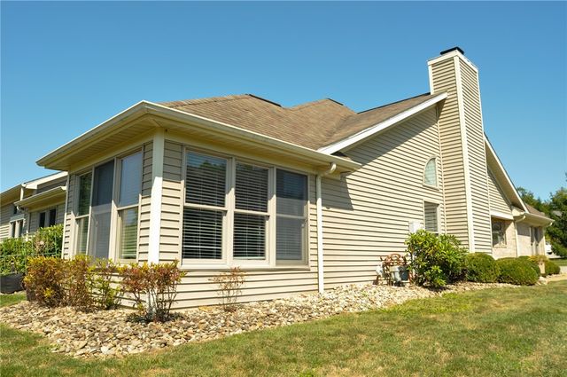 403 Hunt Club Dr, Hempfield Twp, PA 15601