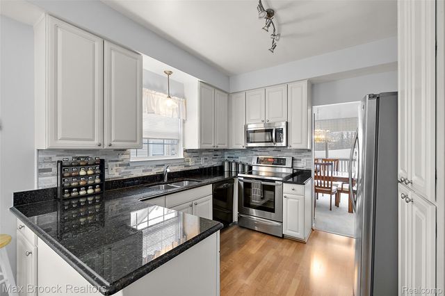 30847 Palmer Drive, Novi, MI 48377