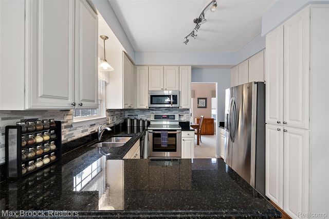 30847 Palmer Drive, Novi, MI 48377