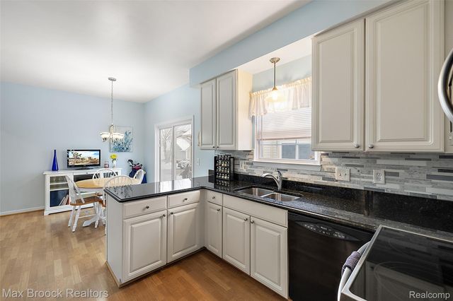 30847 Palmer Drive, Novi, MI 48377