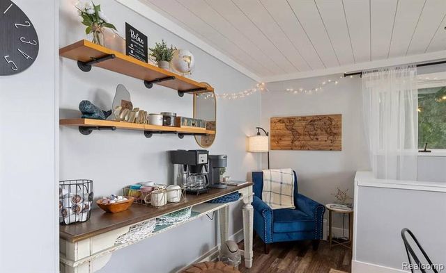 4991 Lakeview Drive, Coral, MI 49322