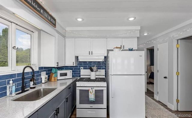 4991 Lakeview Drive, Coral, MI 49322