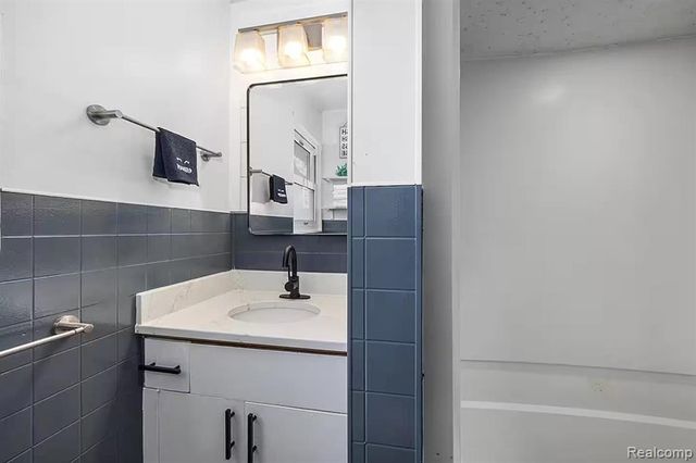 4991 Lakeview Drive, Coral, MI 49322