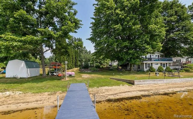 4991 Lakeview Drive, Coral, MI 49322