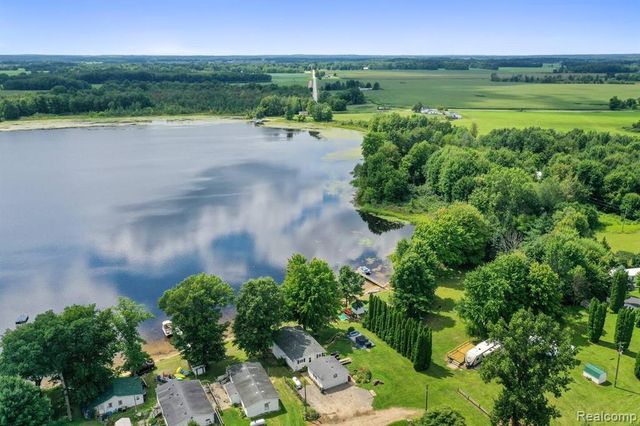 4991 Lakeview Drive, Coral, MI 49322