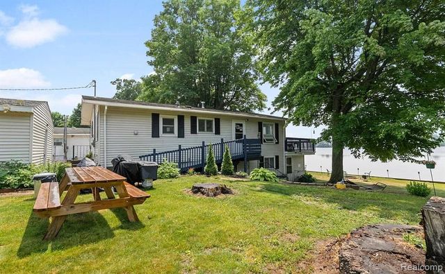 4991 Lakeview Drive, Coral, MI 49322