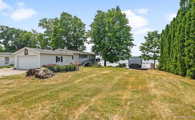 4991 Lakeview Drive, Coral, MI 49322