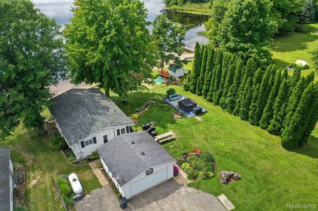 4991 Lakeview Drive, Coral, MI 49322
