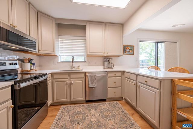 320 HARVEST DR, Charlottesville, VA 22903