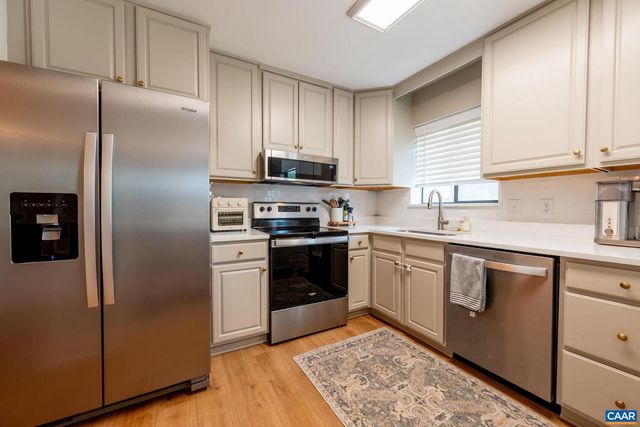 320 HARVEST DR, Charlottesville, VA 22903