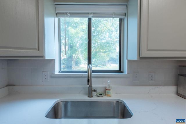 320 HARVEST DR, Charlottesville, VA 22903