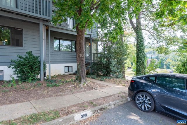 320 HARVEST DR, Charlottesville, VA 22903