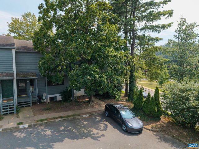 320 HARVEST DR, Charlottesville, VA 22903