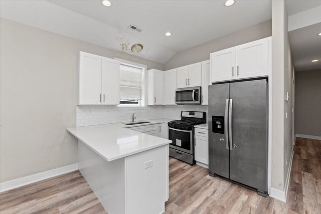 6622 S University Avenue 3, Chicago, IL 60637