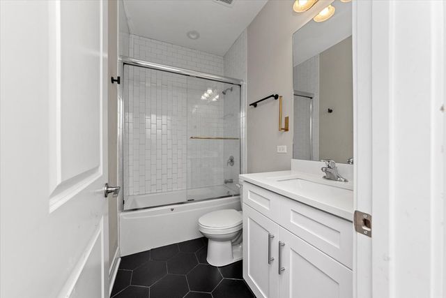 6622 S University Avenue 3, Chicago, IL 60637