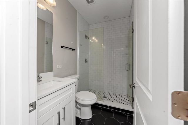 6622 S University Avenue 3, Chicago, IL 60637
