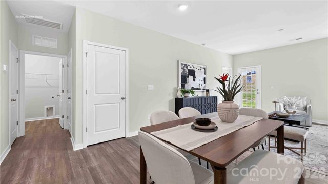 1441 7th Street Drive NE, Hickory, NC 28601