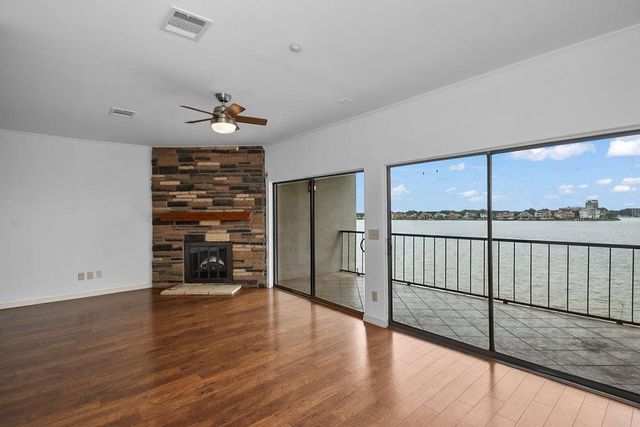 401 Lakeside Lane 311, Houston, TX 77058