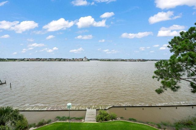 401 Lakeside Lane 311, Houston, TX 77058