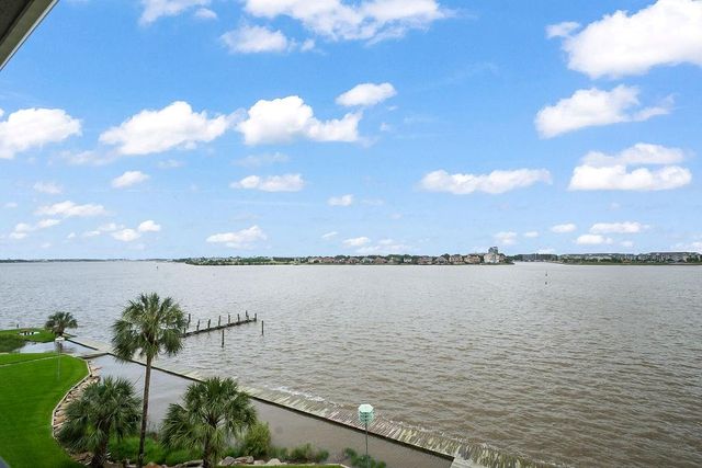 401 Lakeside Lane 311, Houston, TX 77058