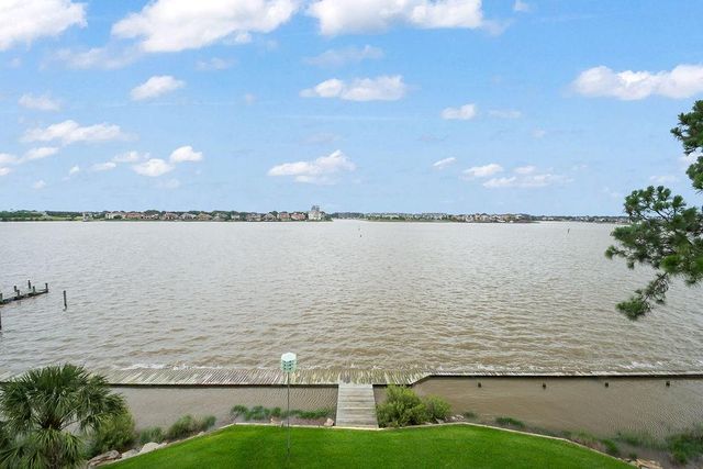 401 Lakeside Lane 311, Houston, TX 77058