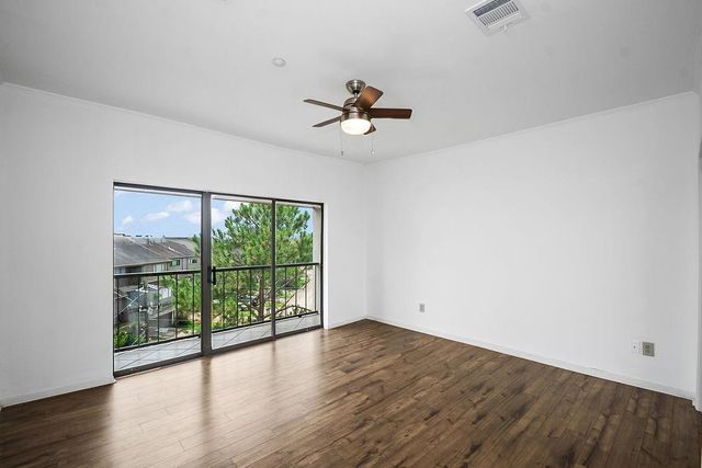 401 Lakeside Lane 311, Houston, TX 77058
