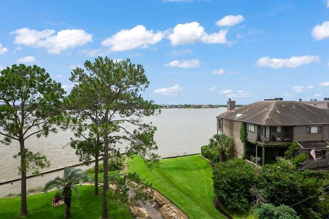 401 Lakeside Lane 311, Houston, TX 77058