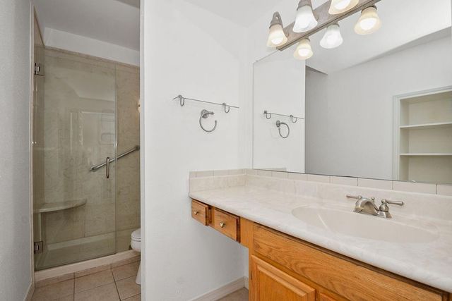 401 Lakeside Lane 311, Houston, TX 77058