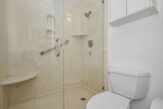 401 Lakeside Lane 311, Houston, TX 77058