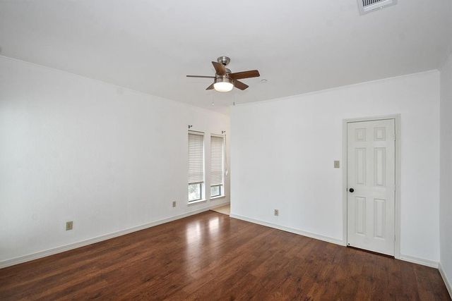 401 Lakeside Lane 311, Houston, TX 77058