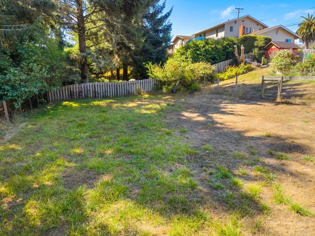 6829 Bret Harte Lane, Eureka, CA 95503