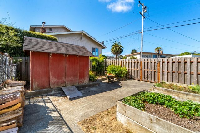 6829 Bret Harte Lane, Eureka, CA 95503