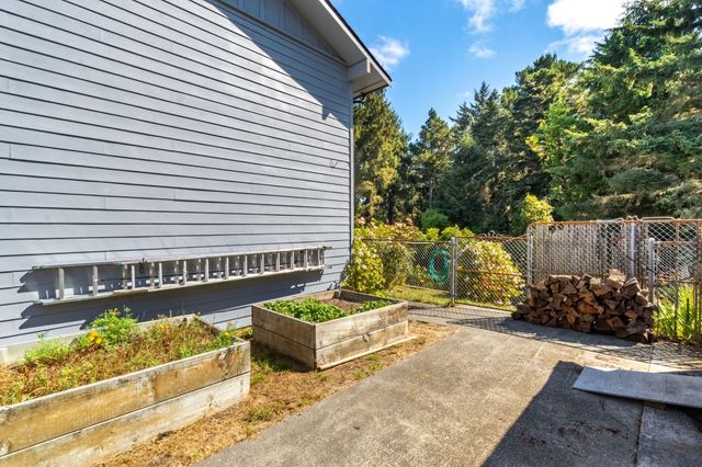 6829 Bret Harte Lane, Eureka, CA 95503