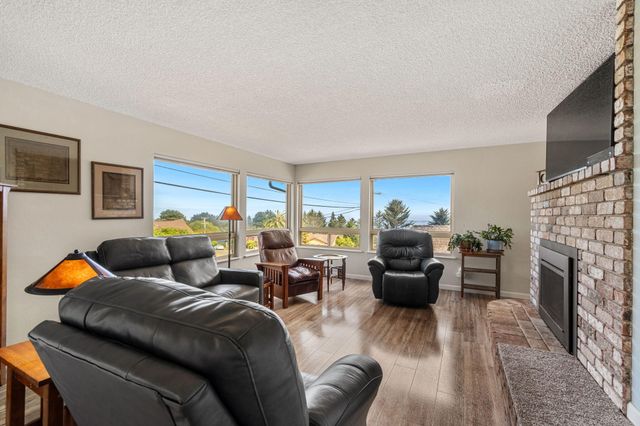 6829 Bret Harte Lane, Eureka, CA 95503