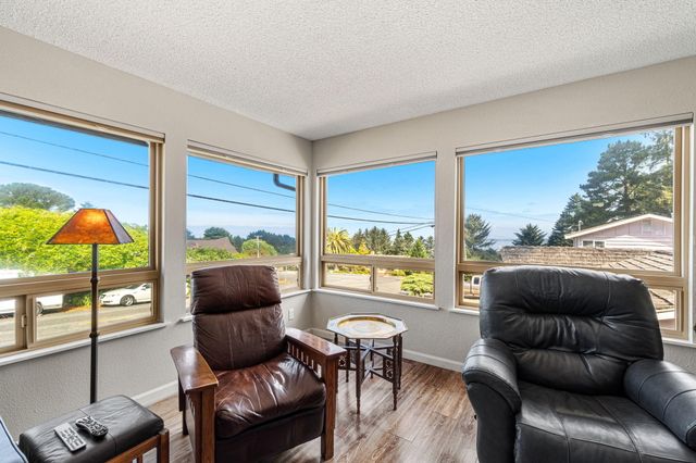 6829 Bret Harte Lane, Eureka, CA 95503