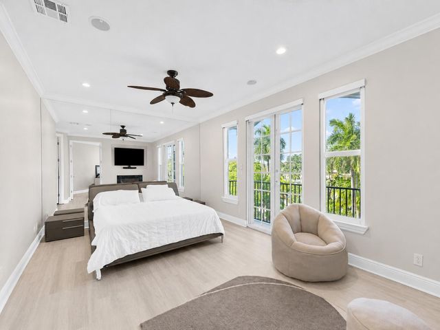 208 SE 10th Terrace, Fort Lauderdale, FL 33301