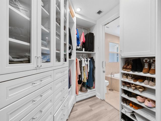 208 SE 10th Terrace, Fort Lauderdale, FL 33301