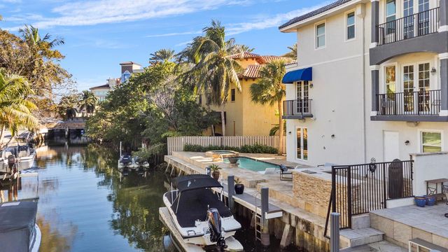 208 SE 10th Terrace, Fort Lauderdale, FL 33301