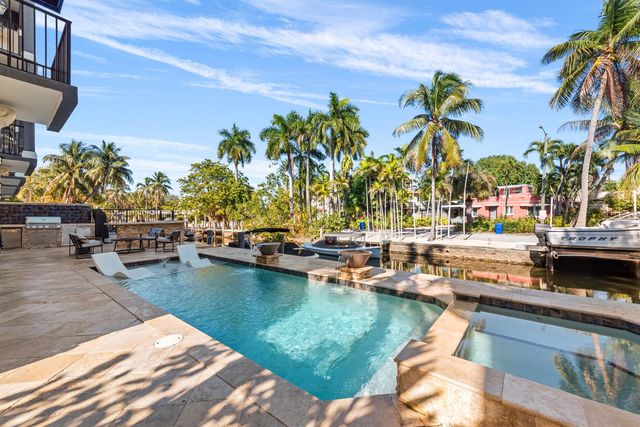 208 SE 10th Terrace, Fort Lauderdale, FL 33301