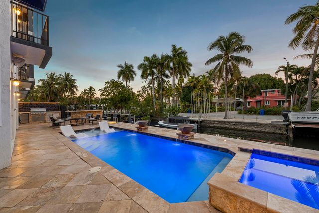 208 SE 10th Terrace, Fort Lauderdale, FL 33301
