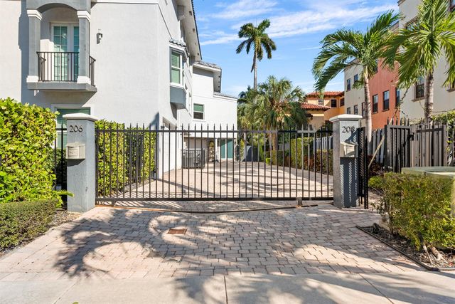 208 SE 10th Terrace, Fort Lauderdale, FL 33301