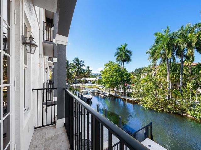 208 SE 10th Terrace, Fort Lauderdale, FL 33301
