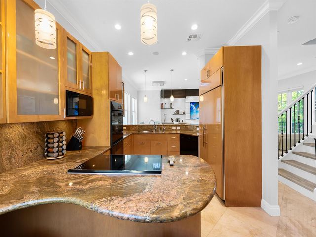 208 SE 10th Terrace, Fort Lauderdale, FL 33301