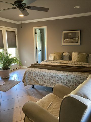 700 Aqua Vista Drive, Granbury, TX 76049