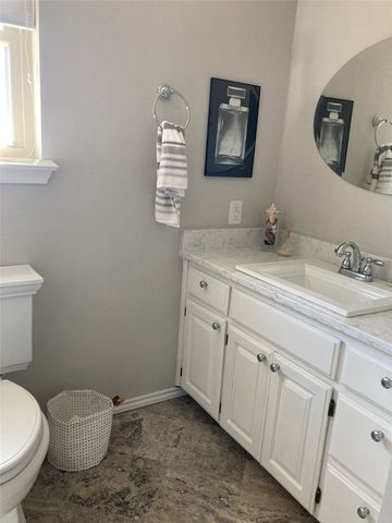 700 Aqua Vista Drive, Granbury, TX 76049