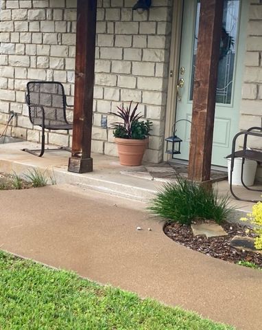 700 Aqua Vista Drive, Granbury, TX 76049