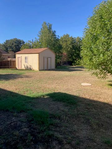 700 Aqua Vista Drive, Granbury, TX 76049