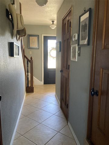 700 Aqua Vista Drive, Granbury, TX 76049